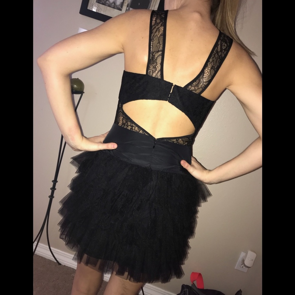 BCBGENERATION black party dress! Size 6